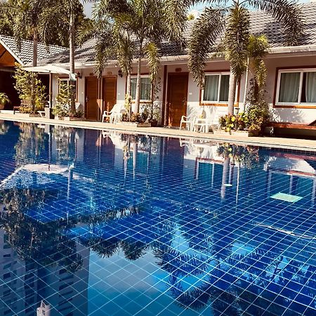 Paradise Land Resort Pattaya Exteriör bild
