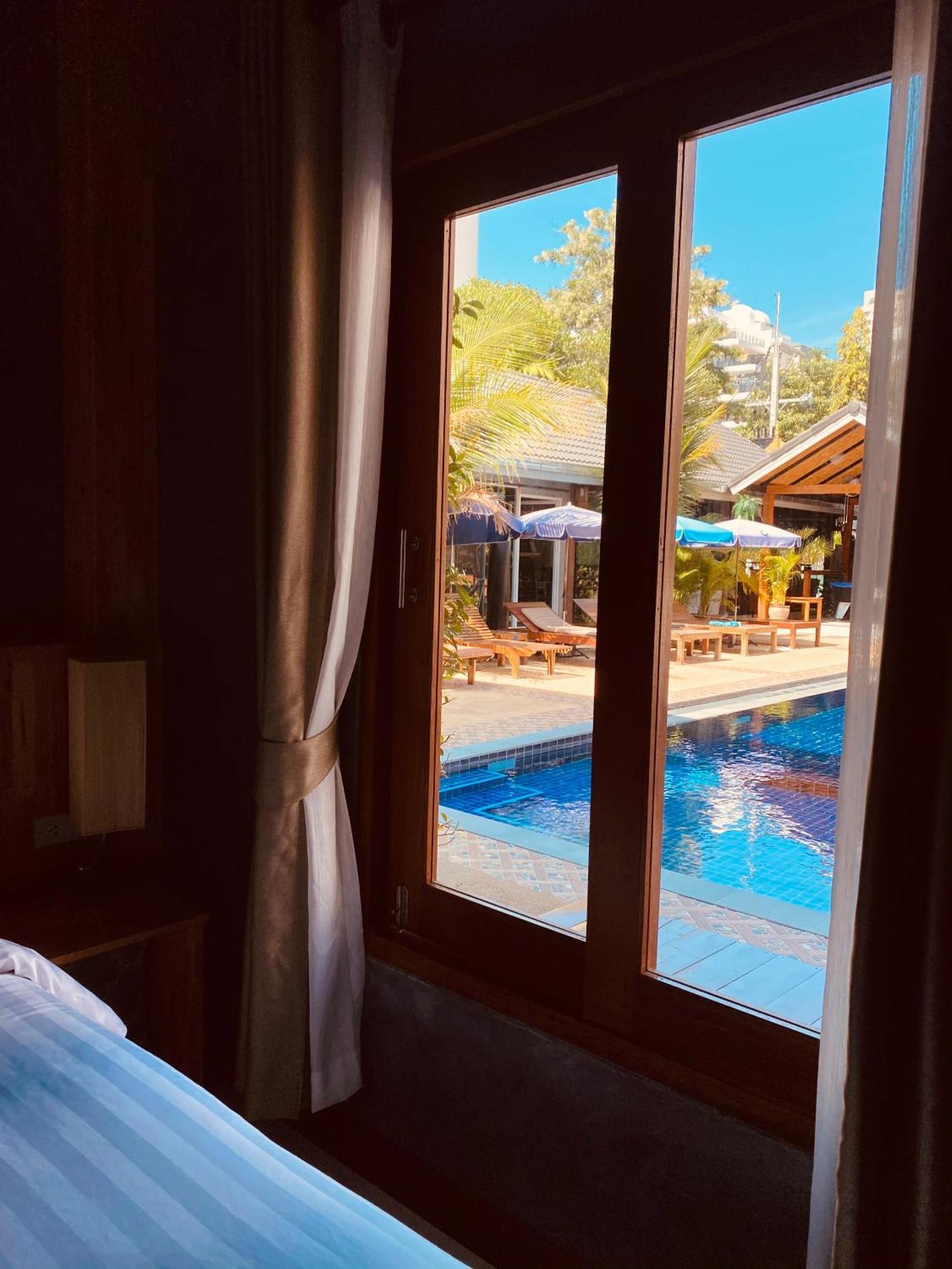 Paradise Land Resort Pattaya Rum bild