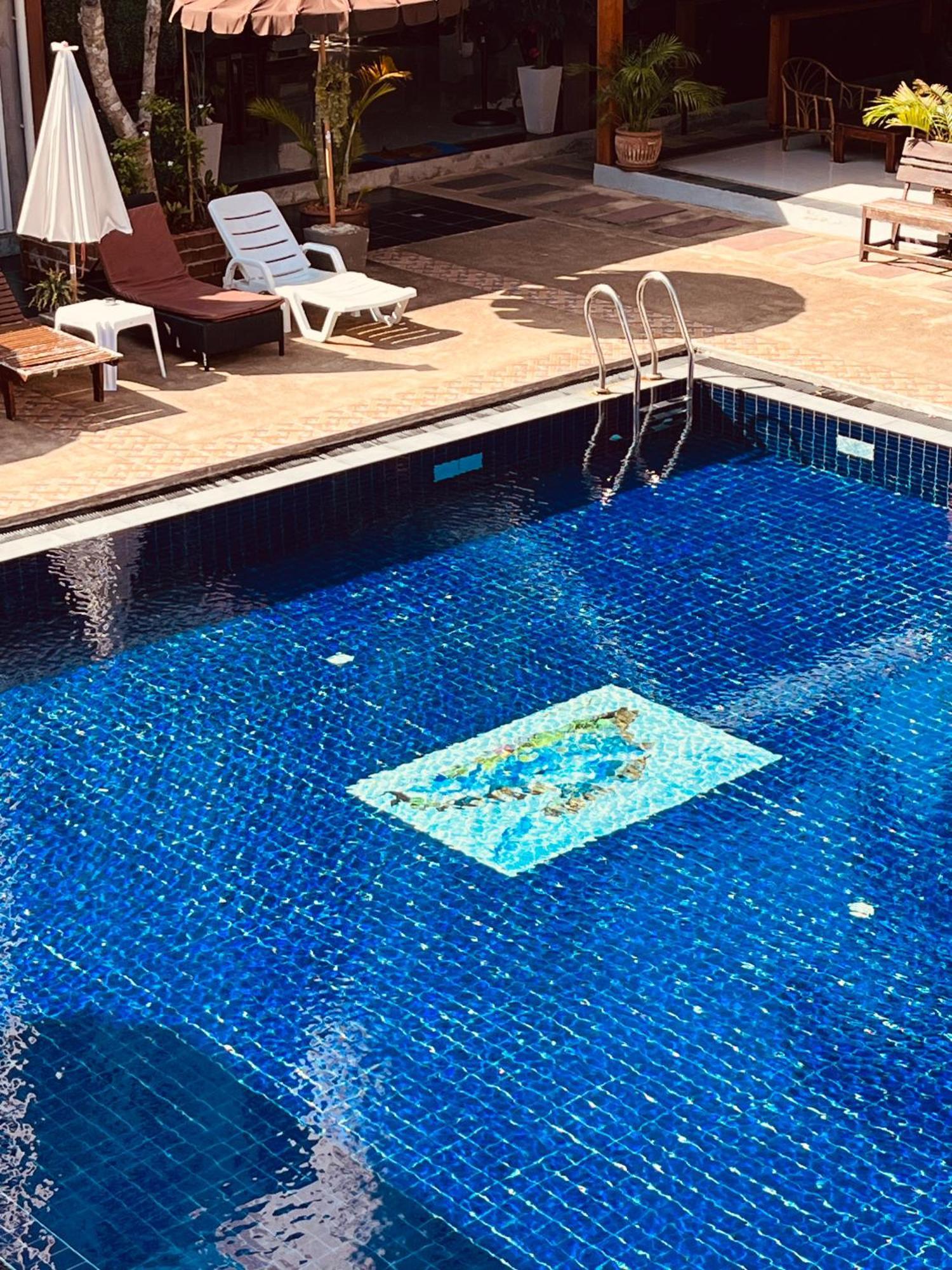 Paradise Land Resort Pattaya Exteriör bild